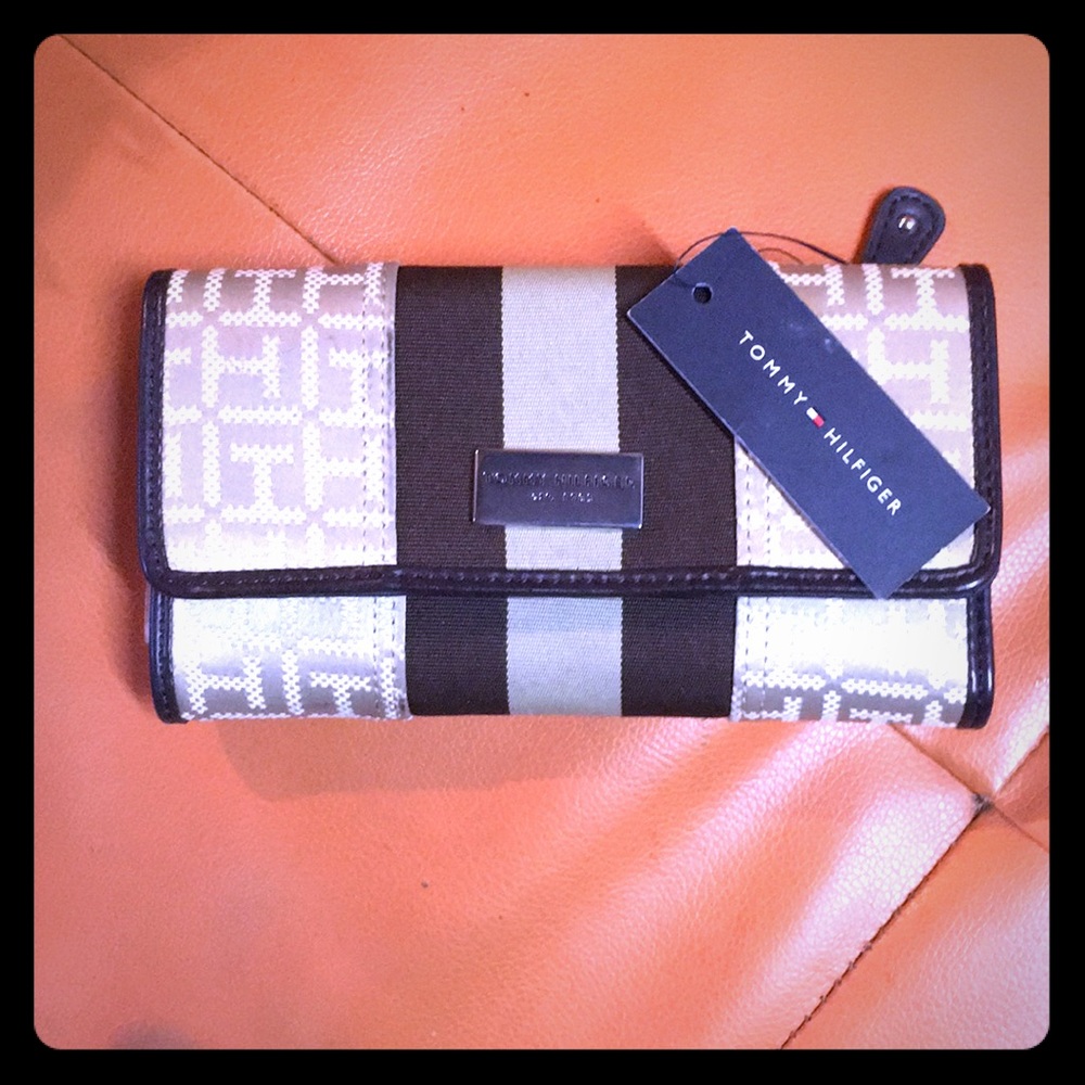 Tommy Hilfiger wallet